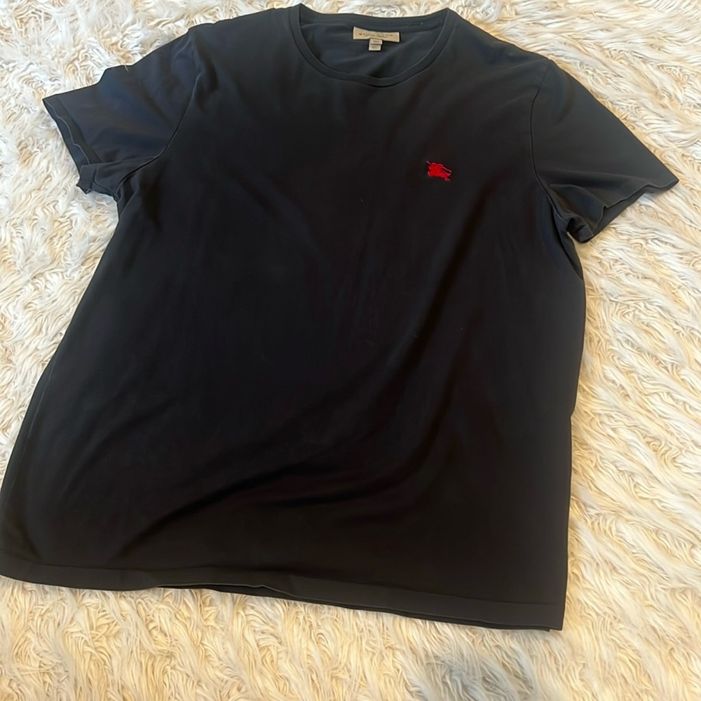 Burberry tee. GUC.